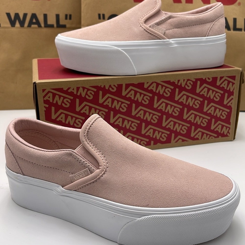 Vans WMNS Platform Sneakers Classic Slip-On Stackform
Mono Embroidery Rose Smoke - Picture 14 of 16